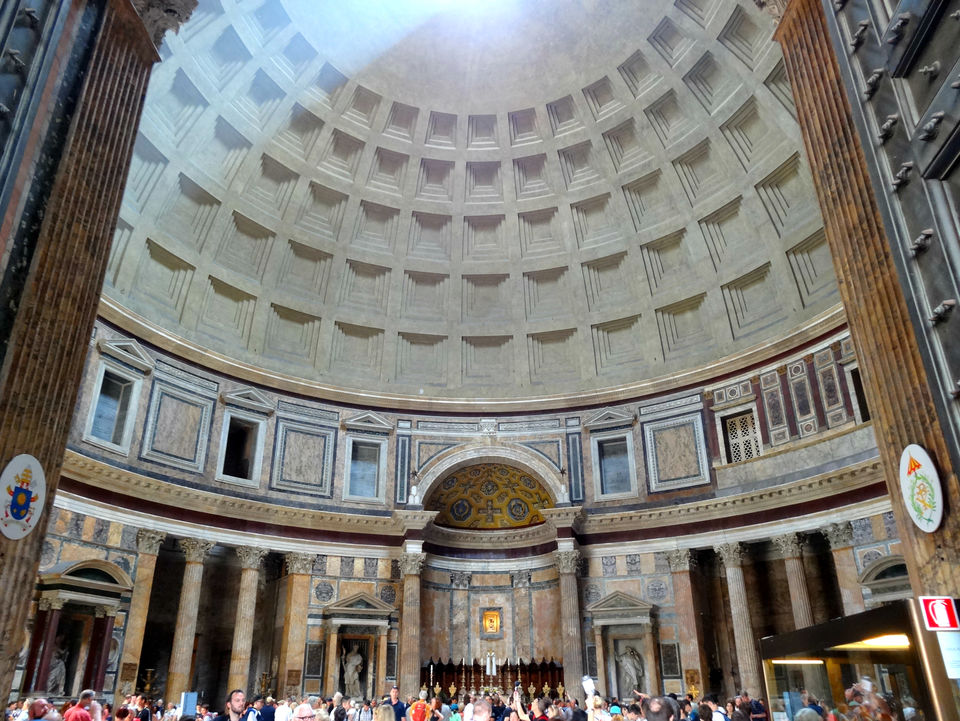 Photo of Pantheon, Piazza della Rotonda, Rome, Italy by Sumedha Bharpilania