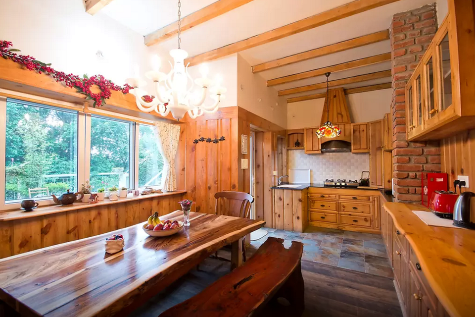 Photo of 10 Unique And Affordable Airbnb Properties For The Perfect Honeymoon 2/20 by Sumedha Bharpilania