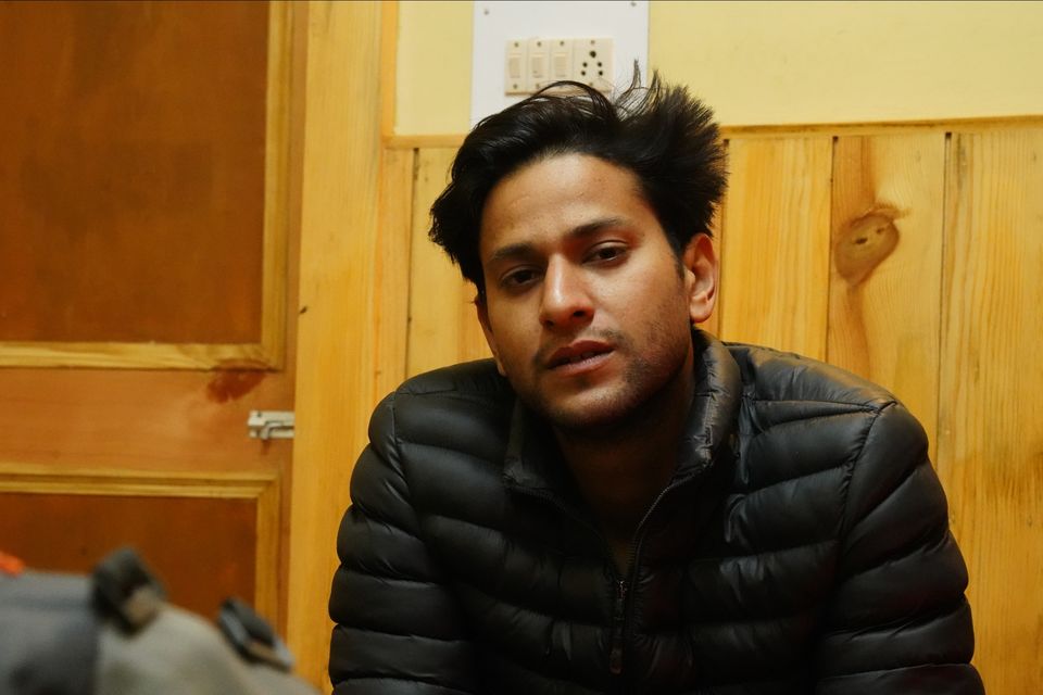 Photo of Chlo chlein Swarg ki raah by Em Vames