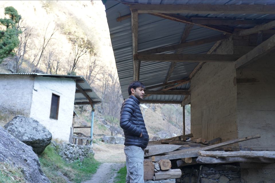 Photo of Chlo chlein Swarg ki raah by Em Vames