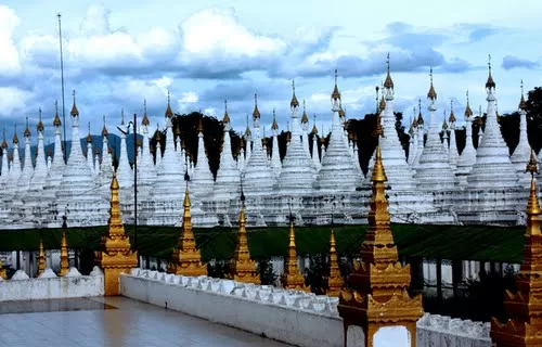 Photo of Kuthodaw Pagoda, 62nd Street, Mandalay, Mandalay Region, Republic of the Union of Myanmar by Gina And Daniel