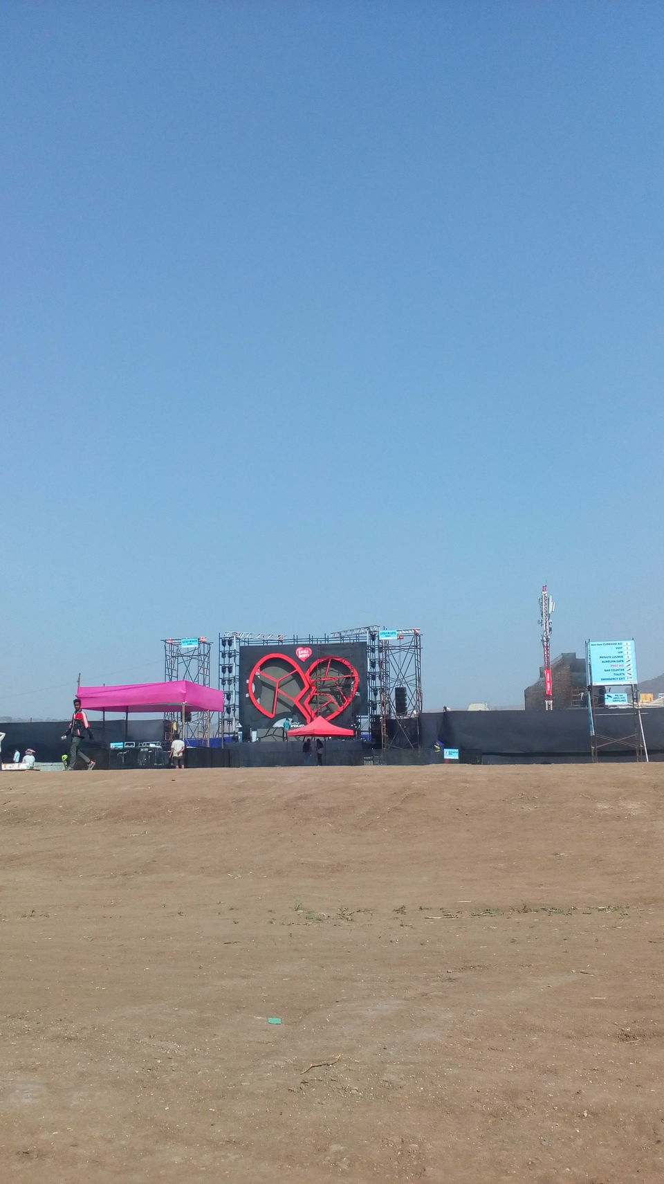 Photo of My first EDM experience ft. Sunburn Festival 2018 by RSHANKA