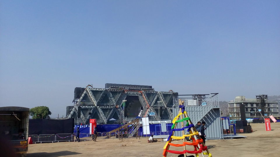 Photo of My first EDM experience ft. Sunburn Festival 2018 by RSHANKA