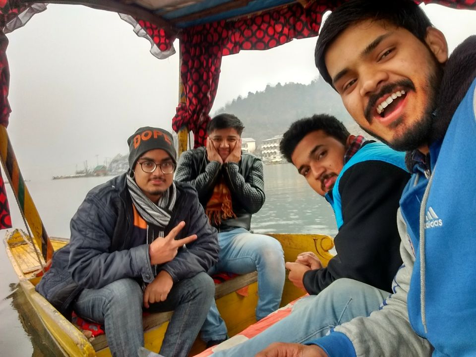 Photo of Dal Lake, Srinagar by Pawan Pandey