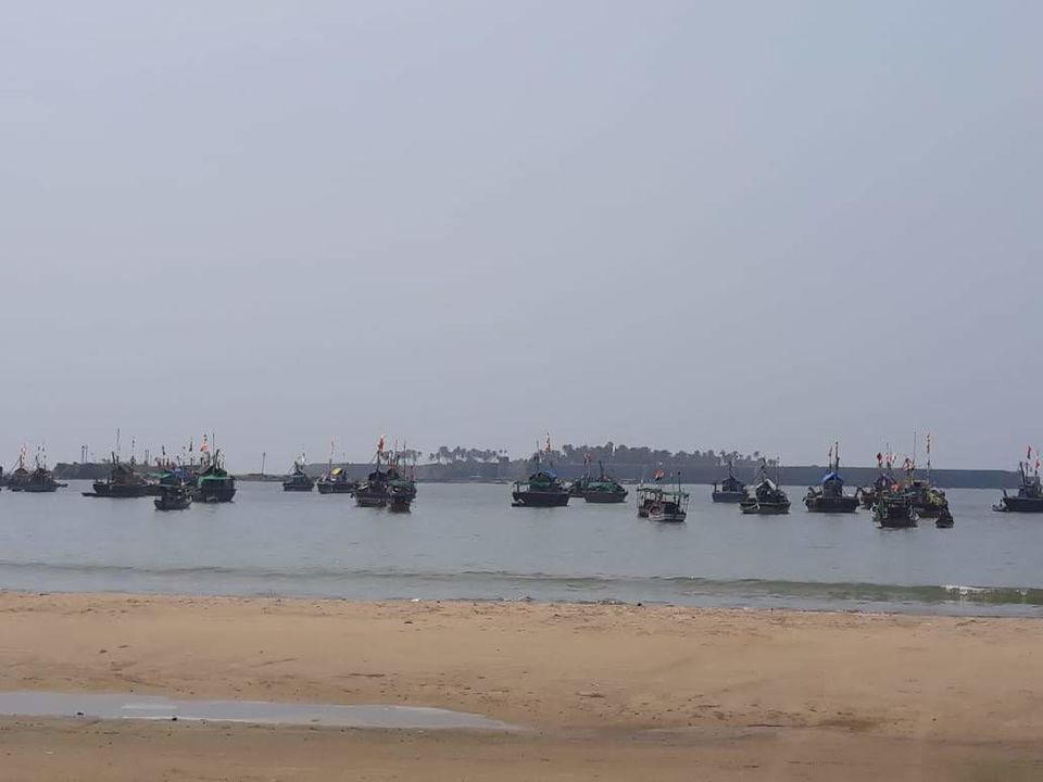 Photo of Malvan Beach, Malvan, Maharashtra, India by Rucha Kulkarni
