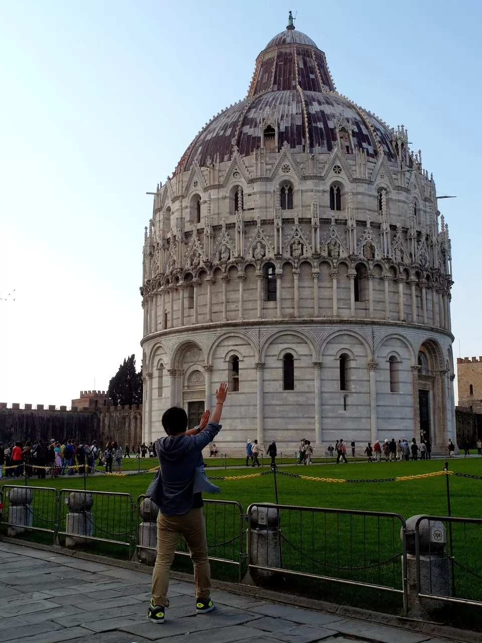 Photo of Piazza dei Miracoli, Piazza del Duomo, Pisa, Italy by Lynette Tan
