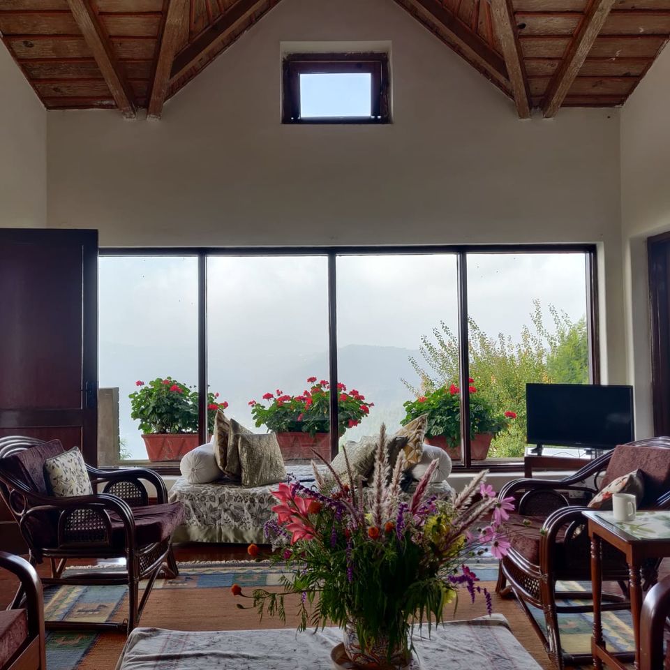 Photo of I worked from the Mountains for a week and I loved it! #TravelduringCOVID19 by Karishma Govil