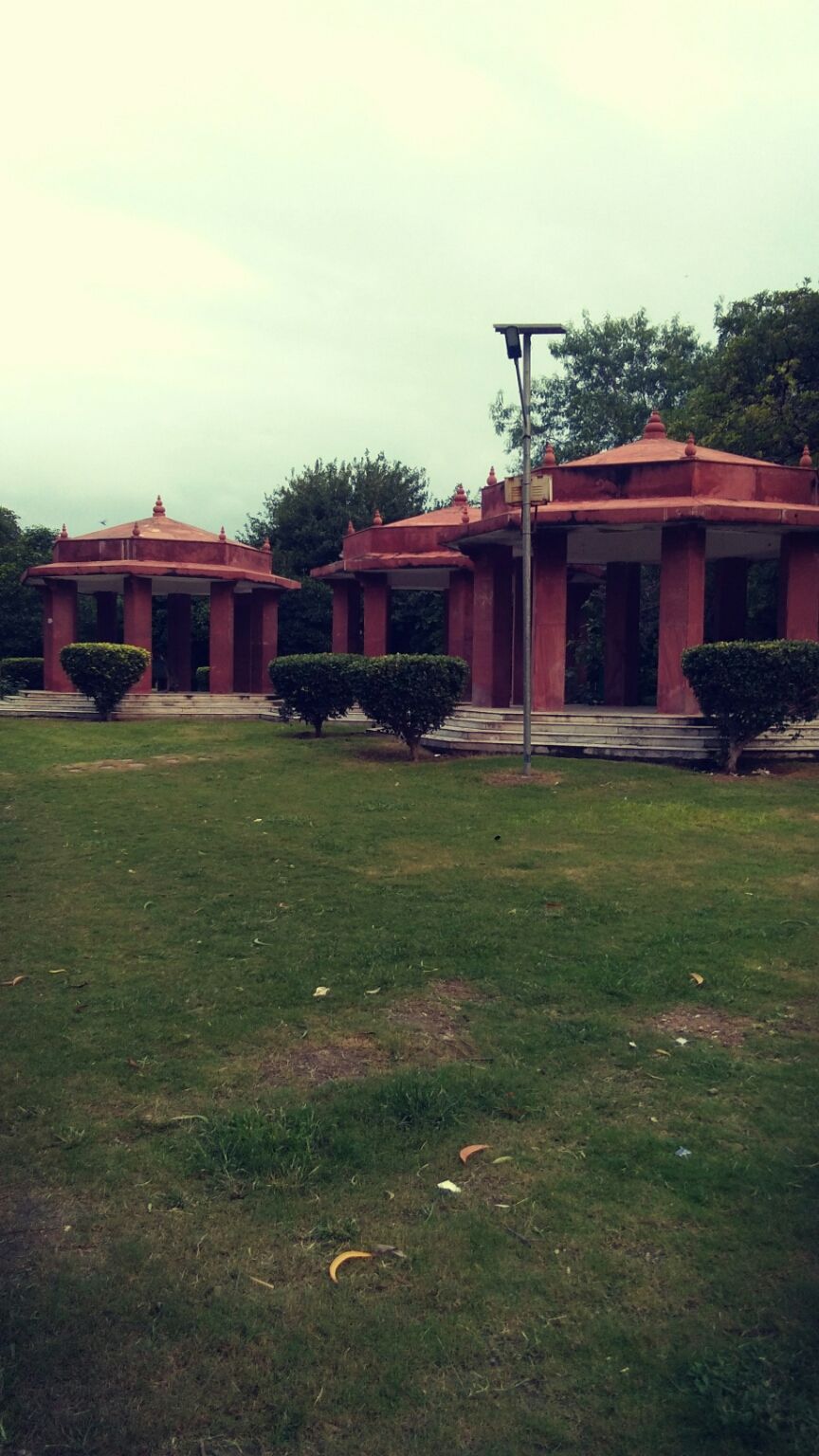 Photo of An evening in Jawahar Circle by ila johri