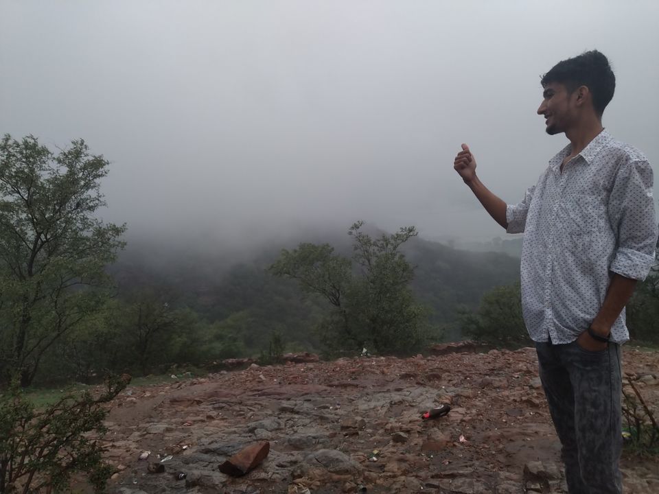 Photo of Nahargarh surprised us with the weather ???????? #BucketList2019 by Mohit Choudhary