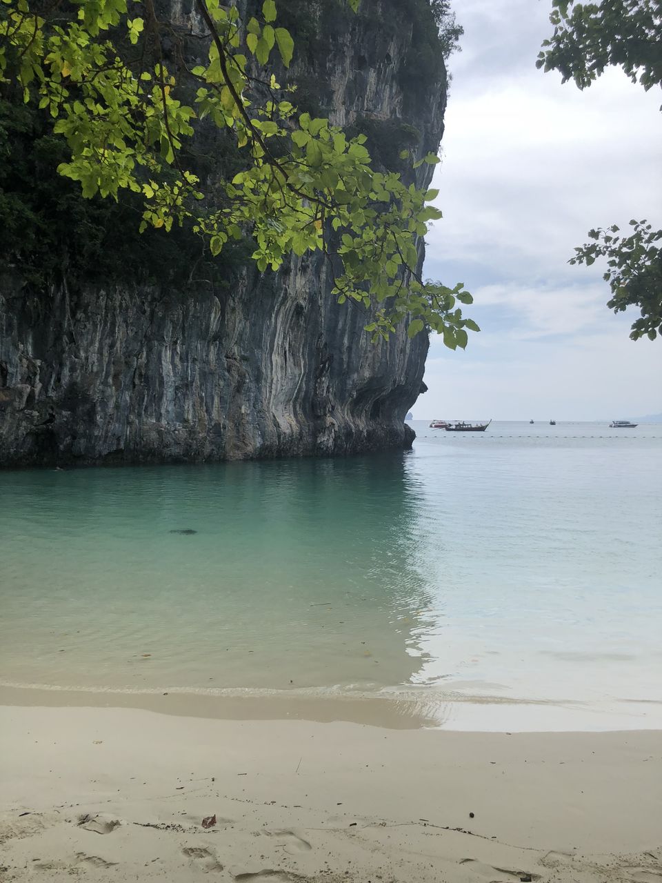 Photo of Hong Island Beach, Nong Thale, Mueang Krabi District, Krabi, Thailand by Vrundesh