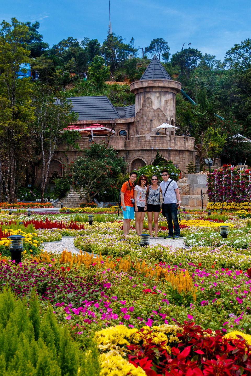 Photo of Bà Nà Hill - đường lên tiên cảnh, Hòa Ninh, Da Nang, Vietnam by Andrew Ng De Rong