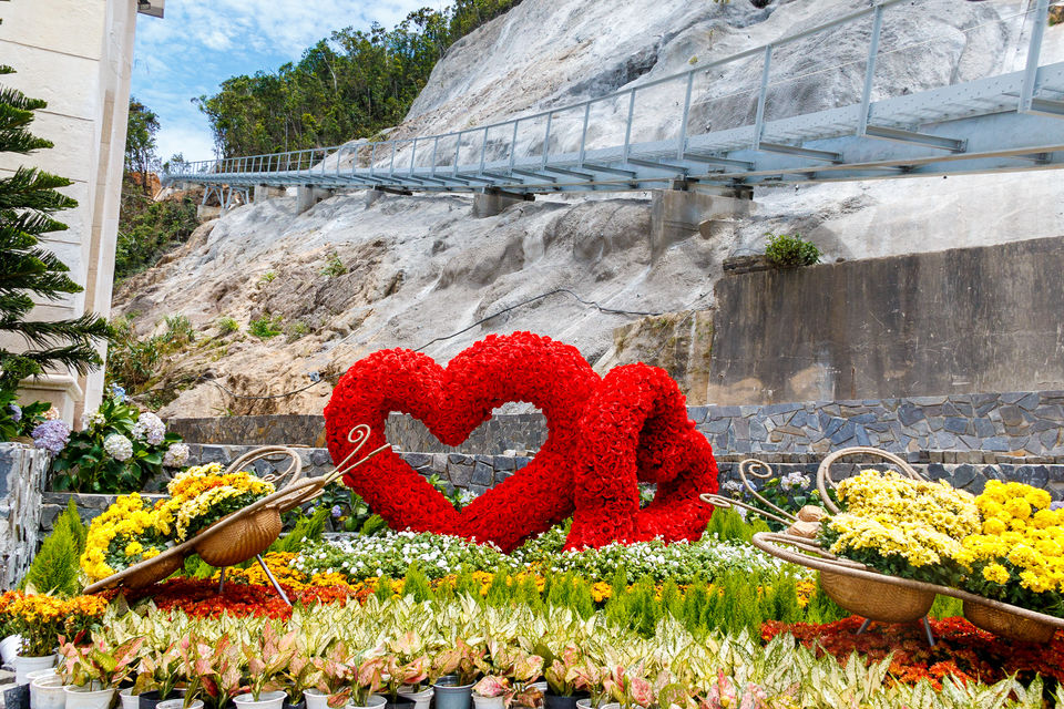 Photo of Bà Nà Hill - đường lên tiên cảnh, Hòa Ninh, Da Nang, Vietnam by Andrew Ng De Rong