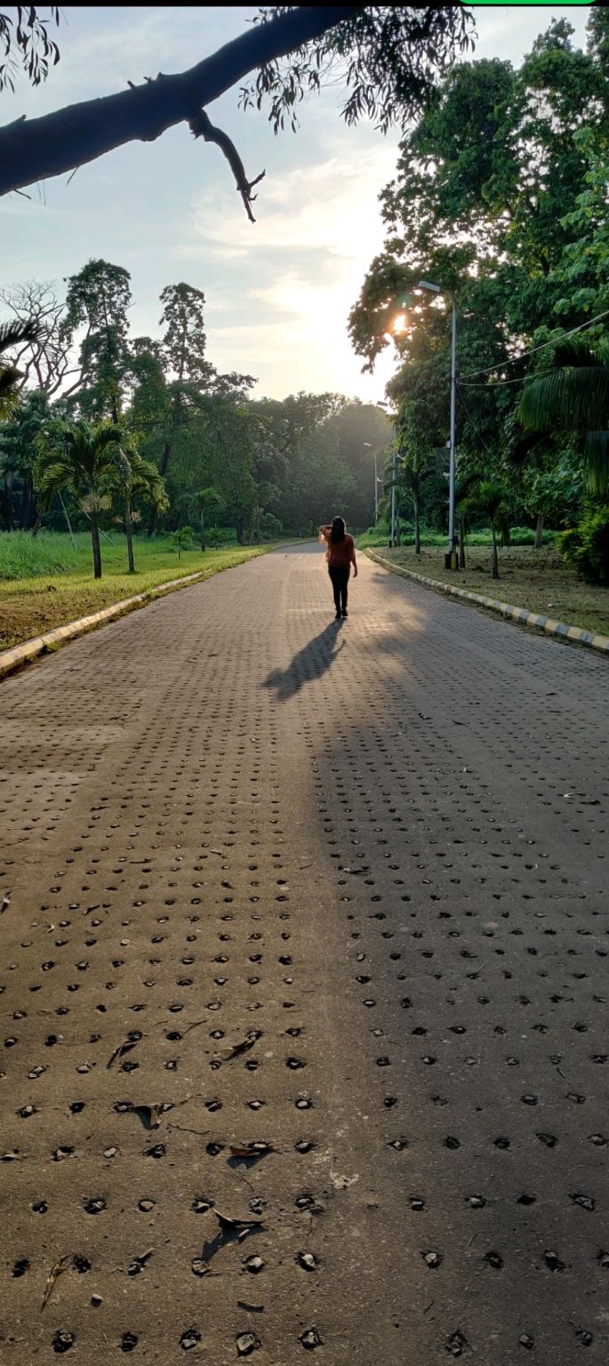 Photo of Botanical Garden Road, Shibpur, Howrah, West Bengal, India by Puja