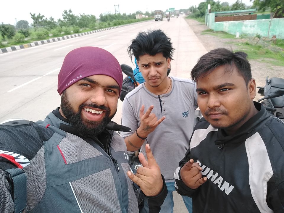 Photo of Day 1 - All India ride - Kanpur to Agra 2/4 by Khiskabanda