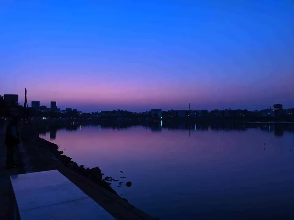 Photo of Marine Drive, Raipur, Gaurav Path, Civil Lines, Raipur, Chhattisgarh, India by Shubham