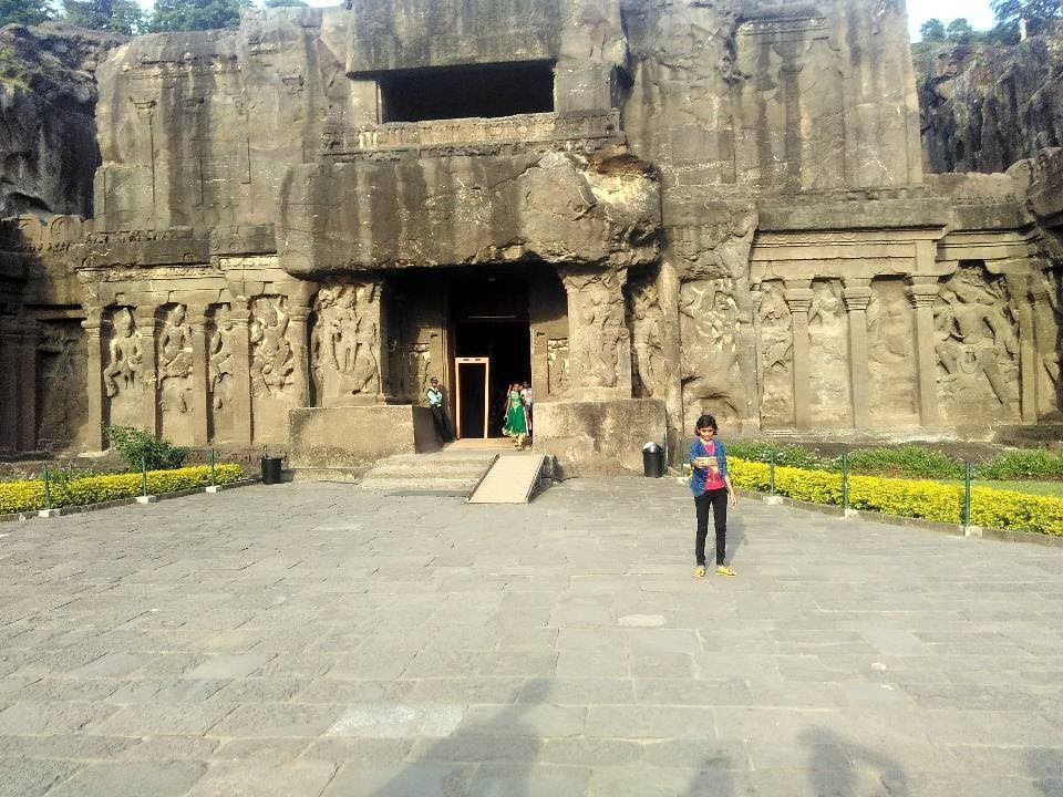 Photo of The Kailasa Temple : Ellora Caves 2/5 by tushar jindal