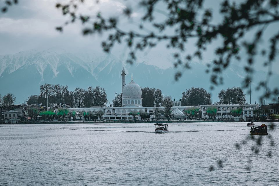 Photo of The Ultimate Guide to Srinagar: Here's What Not To Miss When You're In Paradise! by Namrata Das Adhikary