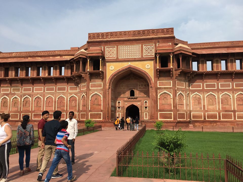 Photo of Mighty Agra Fort 2/6 by Ranjan Singh