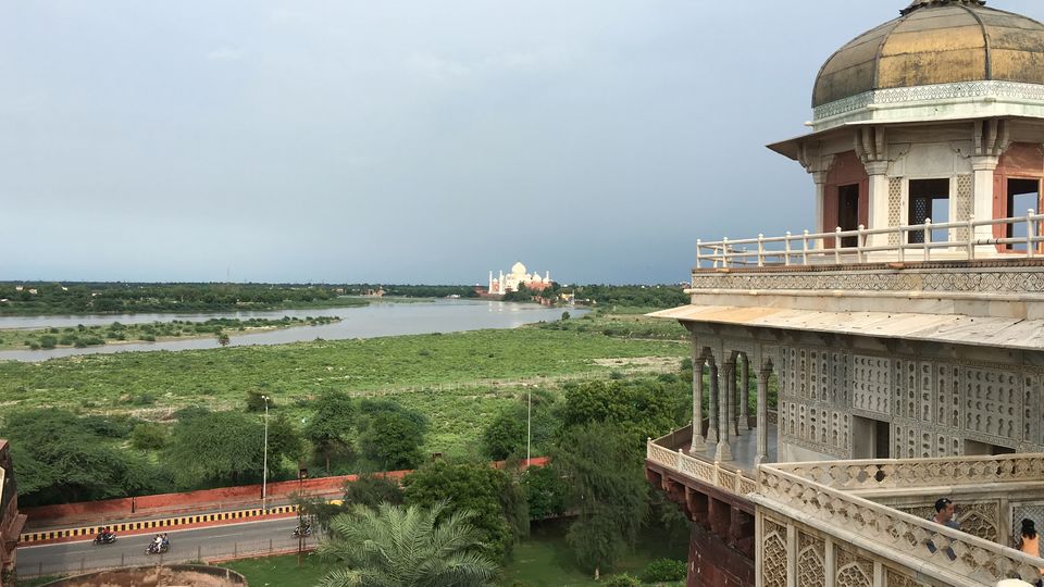 Photo of Mighty Agra Fort 5/6 by Ranjan Singh