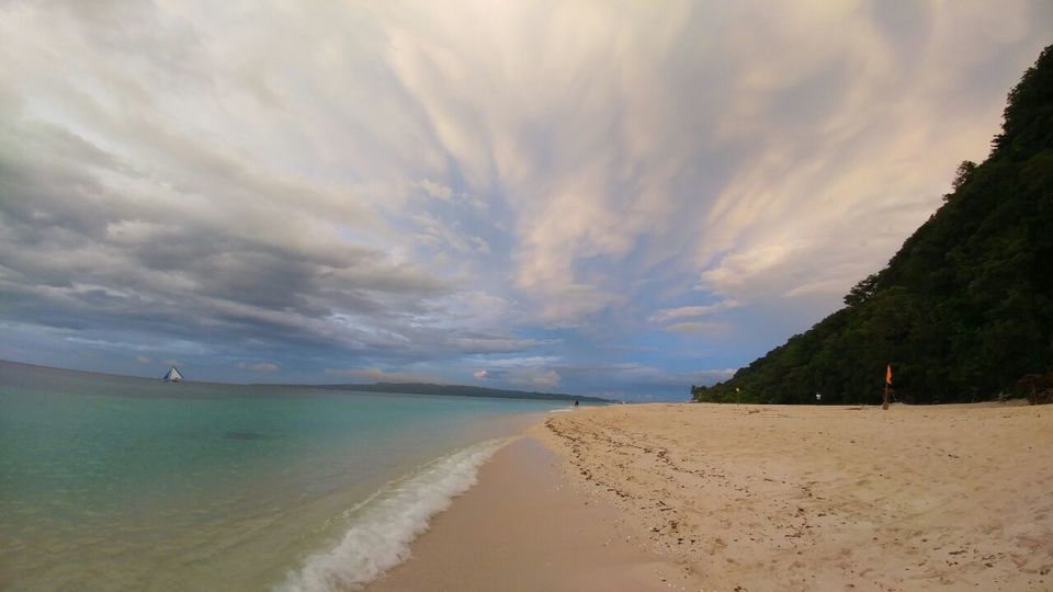 Photo of Bulabog Beach, Malay, Philippines by Malika Bhavnani