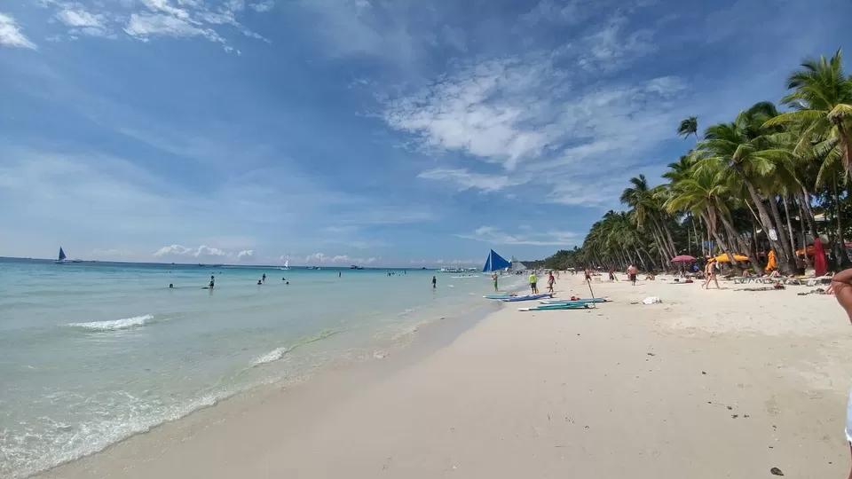 Photo of White Beach Boracay, Malay, Aklan, Philippines by Malika Bhavnani