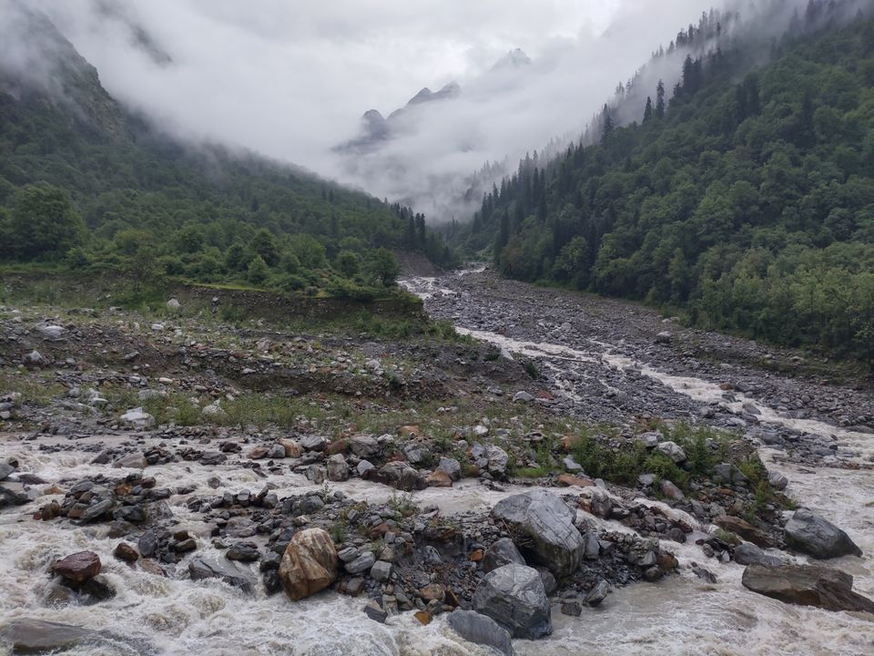 Photo of A budget trip to Valley of Flowers, Hemkund Sahib and Rishikesh in just Rs 3150 by Kshitij Pratap