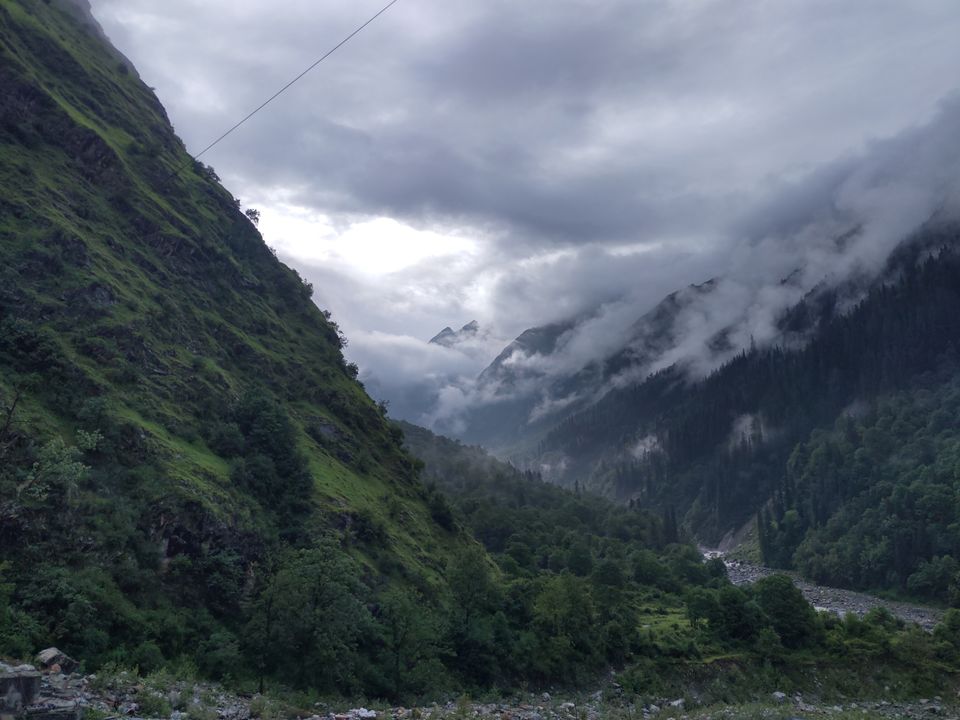 Photo of A budget trip to Valley of Flowers, Hemkund Sahib and Rishikesh in just Rs 3150 by Kshitij Pratap