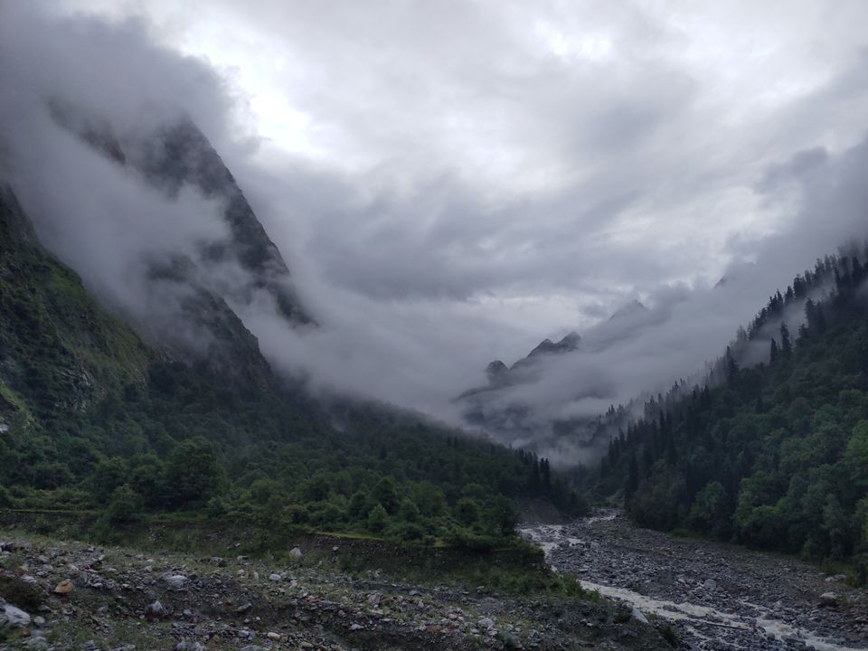 Photo of A budget trip to Valley of Flowers, Hemkund Sahib and Rishikesh in just Rs 3150 by Kshitij Pratap