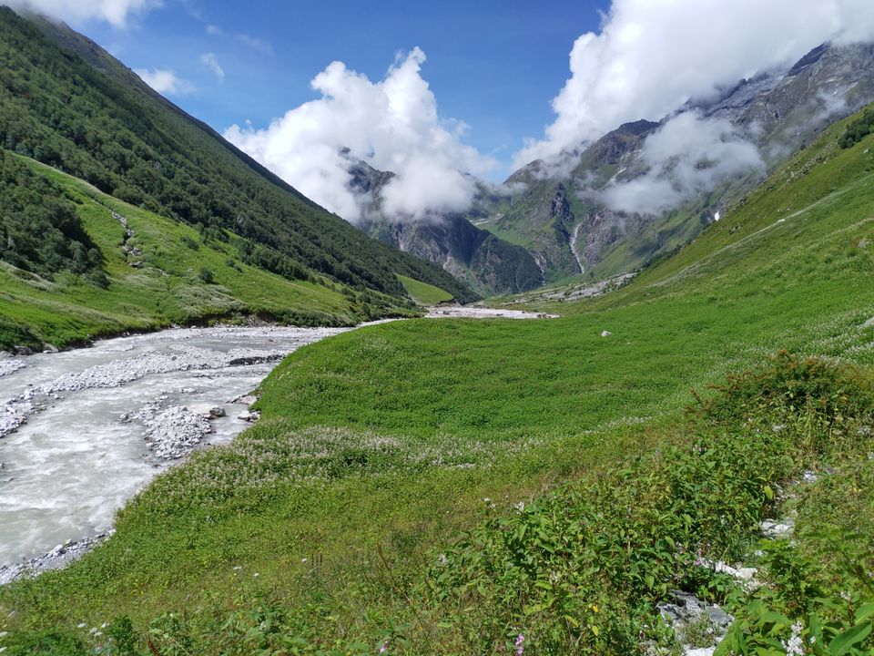 Photo of A budget trip to Valley of Flowers, Hemkund Sahib and Rishikesh in just Rs 3150 by Kshitij Pratap