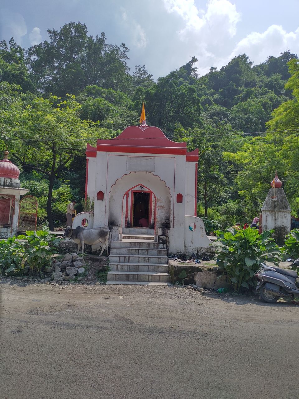 Photo of A budget trip to Valley of Flowers, Hemkund Sahib and Rishikesh in just Rs 3150 by Kshitij Pratap