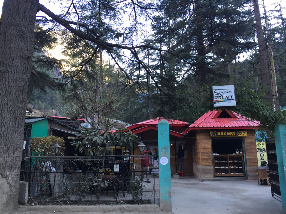 Photo of Moon Dance Cafe, Kasol, Himachal Pradesh, India by Harish Goutham