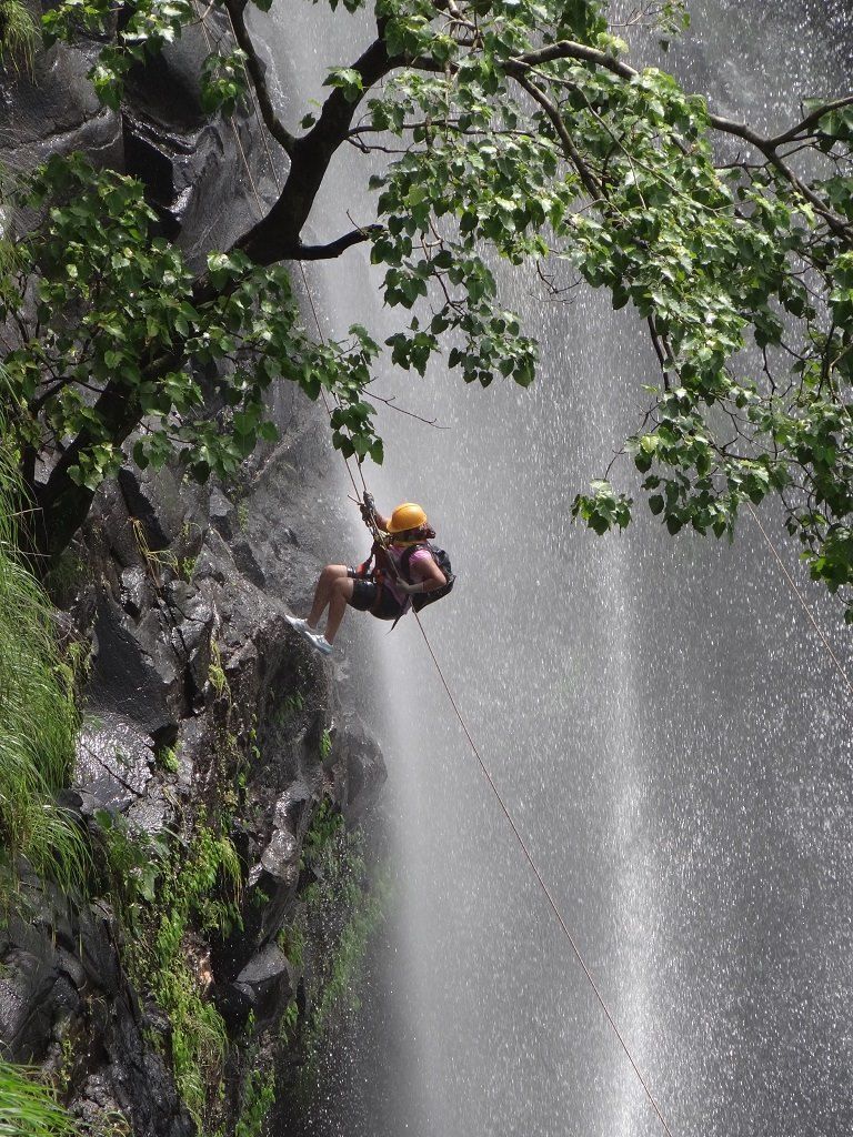Photo of 180 feet waterfall rappelling : Ganpati gadad , Murbad #adventureactivity by Neelam