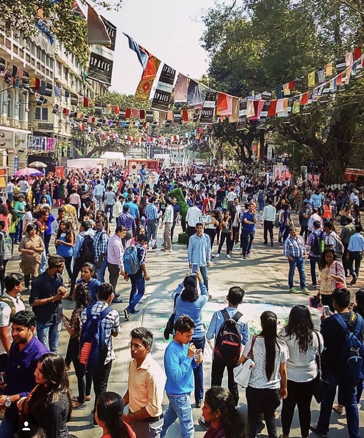 Photo of Horniman Circle, Kala Ghoda, Fort, Mumbai, Maharashtra, India by Neelam