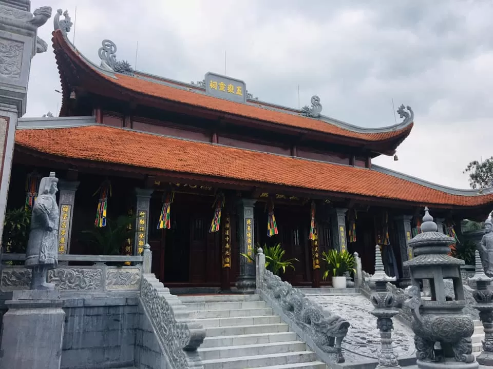 Photo of Golden Bridge, Sun World Bà Nà Hill, Hòa Ninh, Hòa Vang, Da Nang, Vietnam by Ruth_Traveldiaries