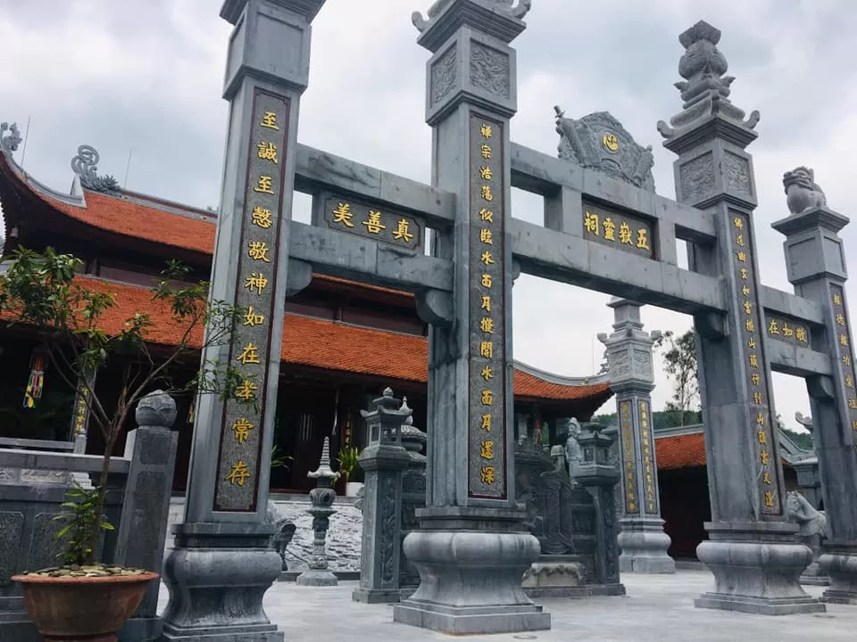 Photo of Golden Bridge, Sun World Bà Nà Hill, Hòa Ninh, Hòa Vang, Da Nang, Vietnam by Ruth_Traveldiaries