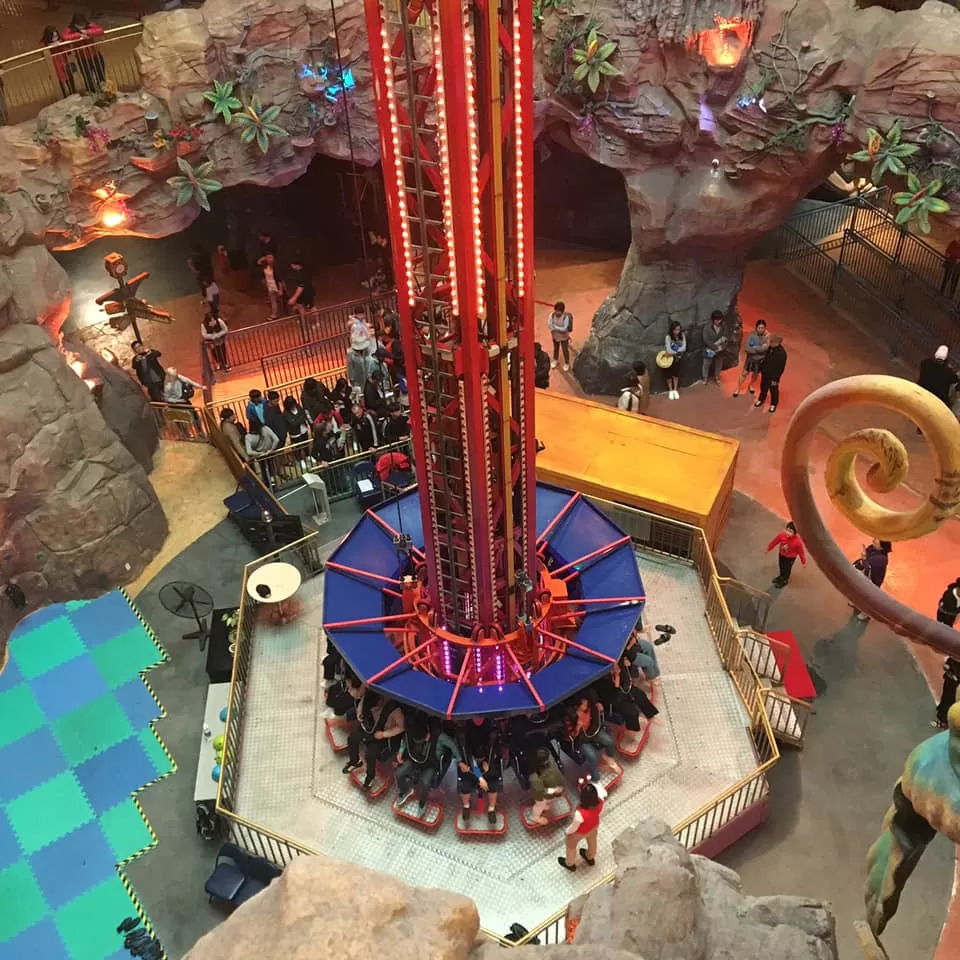 Photo of Golden Bridge, Sun World Bà Nà Hill, Hòa Ninh, Hòa Vang, Da Nang, Vietnam by Ruth_Traveldiaries