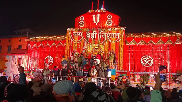 Photo of जय बदरीविशाल के जयकारे के साथ बदरीनाथ धाम के कपाट बंद, चारधाम यात्रा का हुआ समापन by Hitendra Gupta