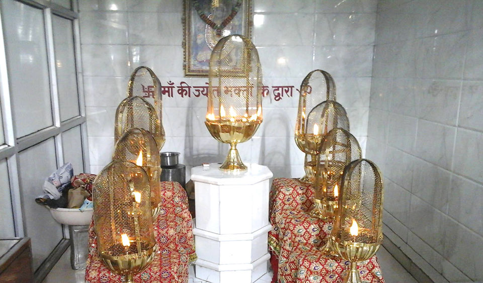 Photo of झंडेवाला मंदिर: जानिए कैसे पड़ा इस मंदिर का नाम और क्या है इसका ऐतिहासिक महत्व by Hitendra Gupta