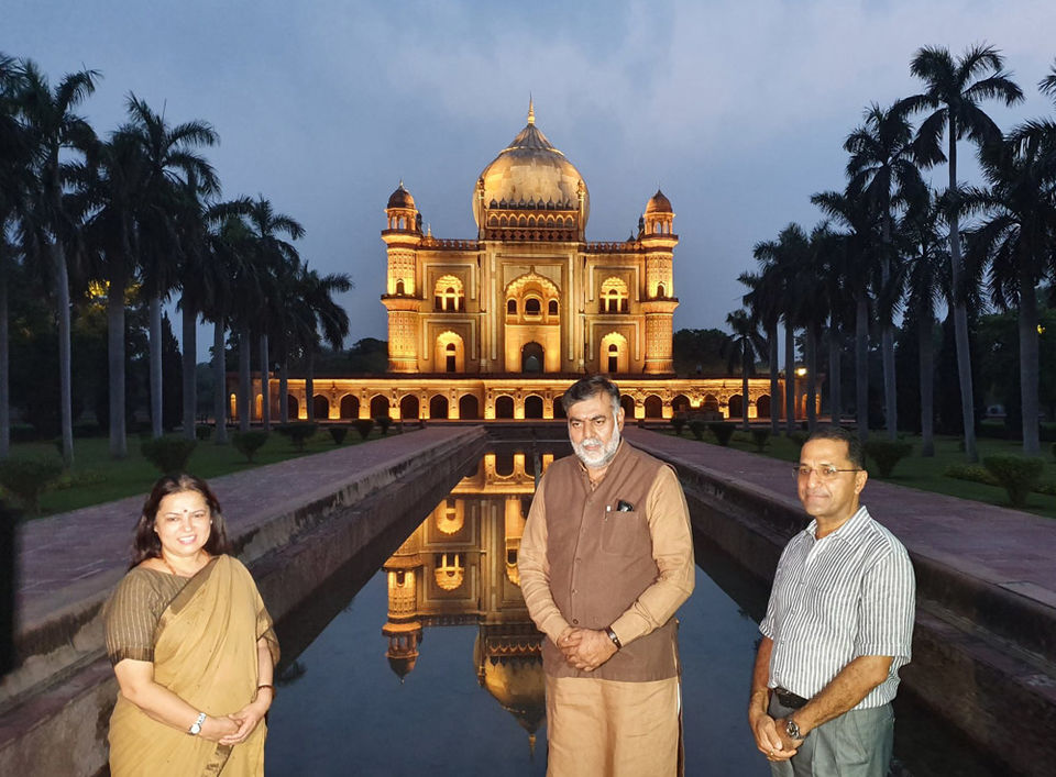 Photo of सफदरजंग मकबरा: दिल्ली की इस ऐतिहासिक इमारत में जाते हैं खास लोग by Hitendra Gupta