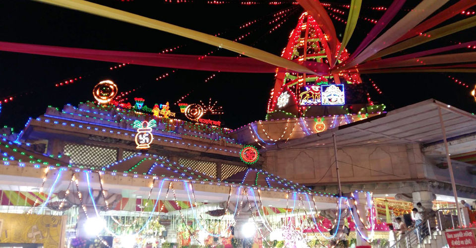Photo of Hanuman Mandir, Baba Kharak Singh Road, Shivaji Stadium, Connaught Place, New Delhi, Delhi, India by Hitendra Gupta
