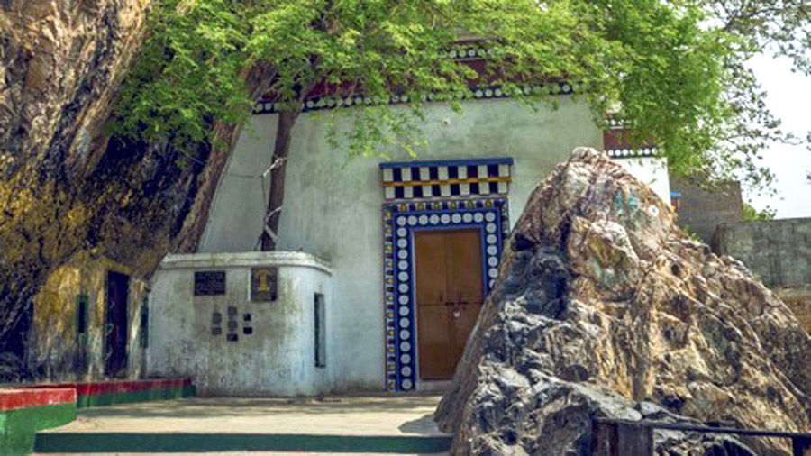 Photo of गया विष्णुपद मंदिर: जानिए इस मंदिर में क्या है खास मान्यता और इसका पितरों से क्या है संबंध by Hitendra Gupta