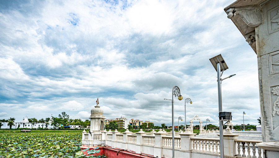 Photo of जल मंदिर पावापुरी: भगवान महावीर का निर्वाण स्थल, जहां उन्होंने दिया था पहला और अंतिम उपदेश by Hitendra Gupta