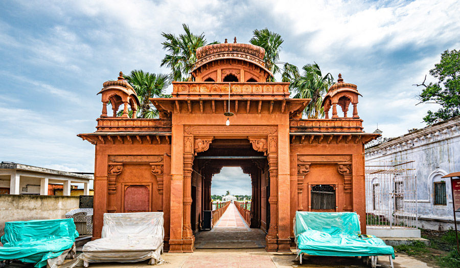 Photo of जल मंदिर पावापुरी: भगवान महावीर का निर्वाण स्थल, जहां उन्होंने दिया था पहला और अंतिम उपदेश by Hitendra Gupta