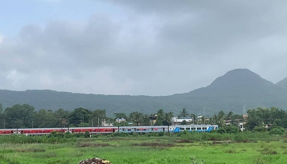 Photo of विस्टाडोम कोच: पर्यटकों को मिला तोहफा, विस्टाडोम के साथ रवाना हुई मुंबई-पुणे डेक्कन एक्सप्रेस by Hitendra Gupta