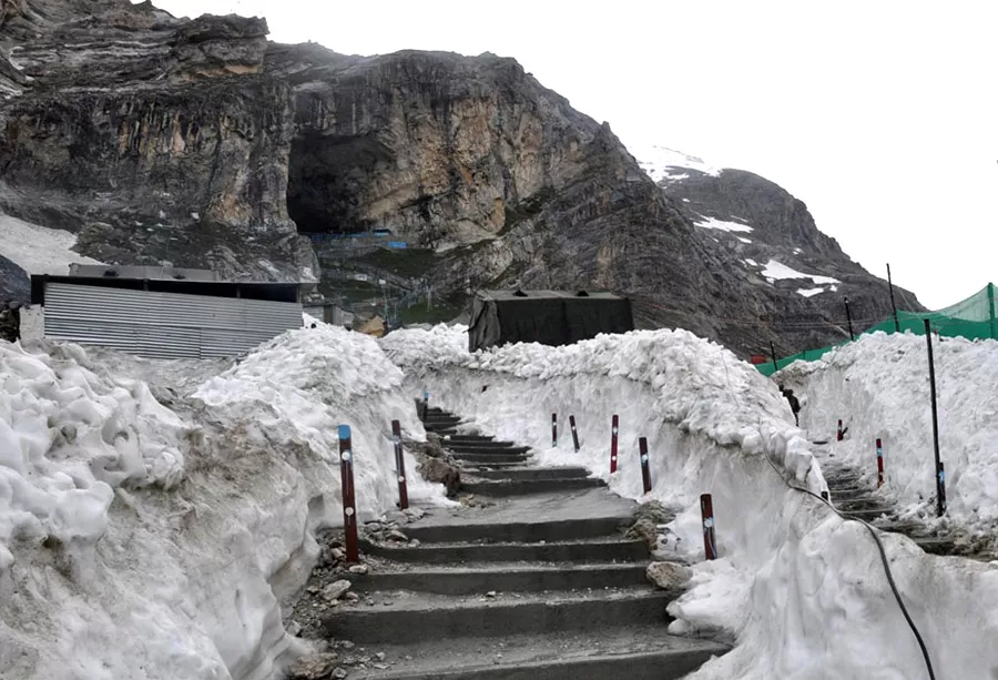 Photo of Baba Amarnath Yatra: बाबा बर्फानी श्री अमरनाथ यात्रा रद्द होने पर भी लीजिए लाइव आरती का आनंद by Hitendra Gupta