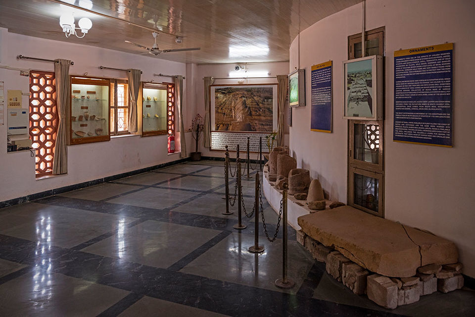 Photo of गुजरात के धोलावीरा को मिला यूनेस्को वर्ल्ड हेरिटेज साइट का टैग, क्या जानते हैं आप इस स्थल के बारे मे by Hitendra Gupta