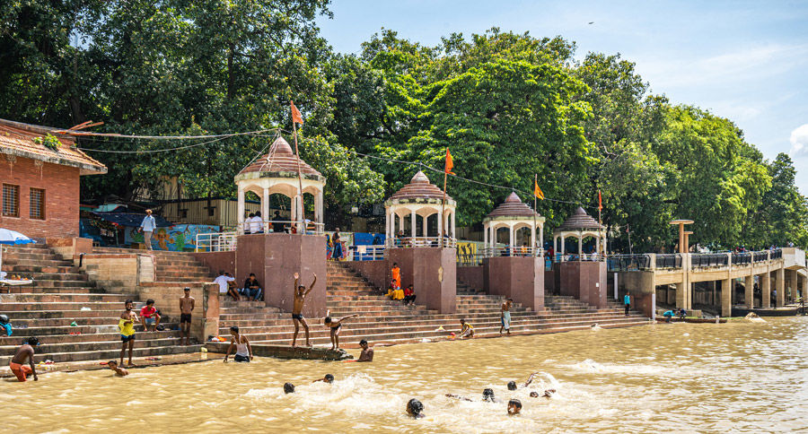 Photo of पटना का रिवरफ्रंट गांधी घाट, वीकेंड पर शांति के बीच शाम में लीजिए गंगा आरती का आनंद by Hitendra Gupta