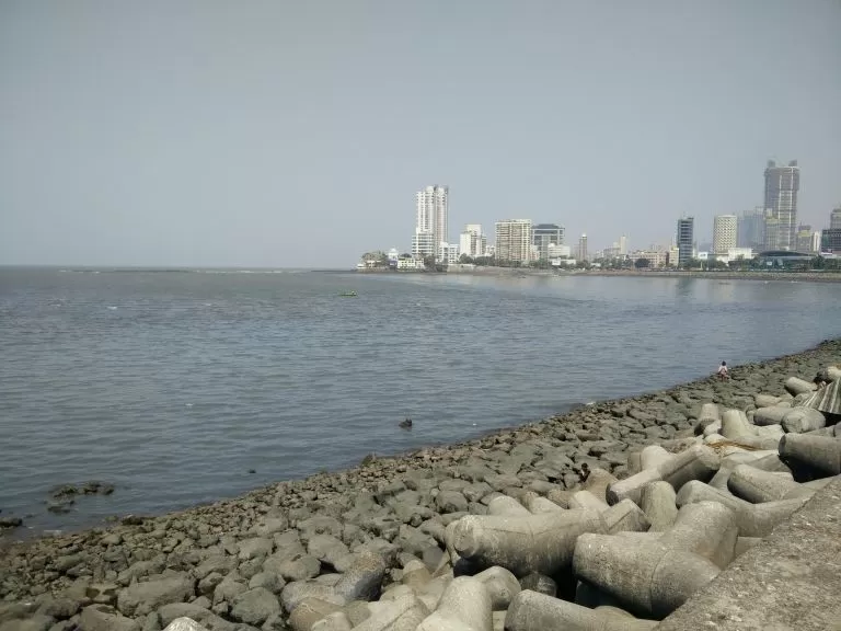 Photo of Marine Drive, Mumbai, Maharashtra by Sidhant Joshi