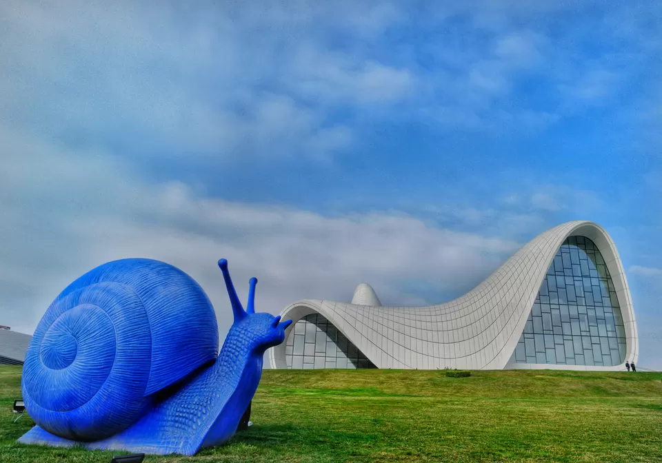 Photo of Heydar Aliyev Center, Heydar Aliyev prospekti, Baku, Azerbaijan by Hardeep Solanki 