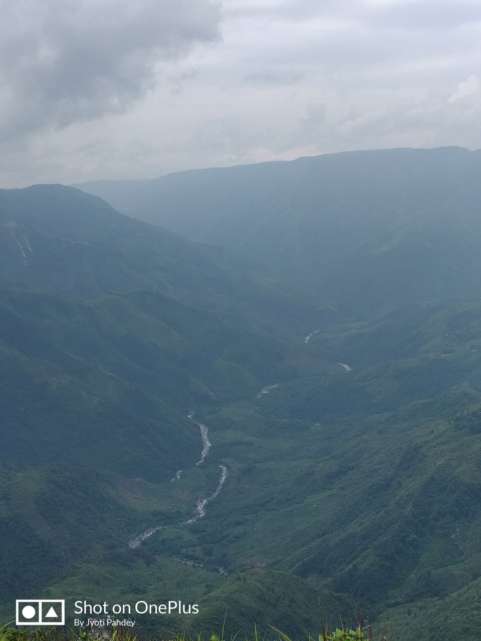 Photo of Laitlum Canyon Ridge, Laitlum, Meghalaya, India by Jyoti Pandey